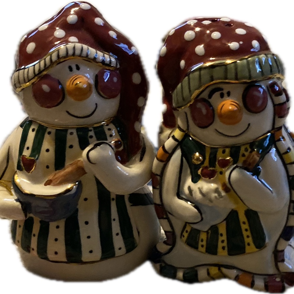 Vintage Blue Sky Snowman Shaker Set with Red and Green Accents